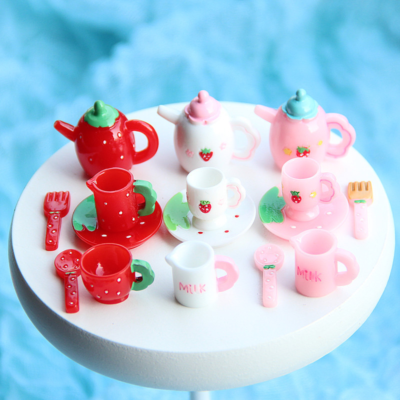 Pink Tea Set Miniature Figurin - Essential Gardening Tools ulasan dan harga